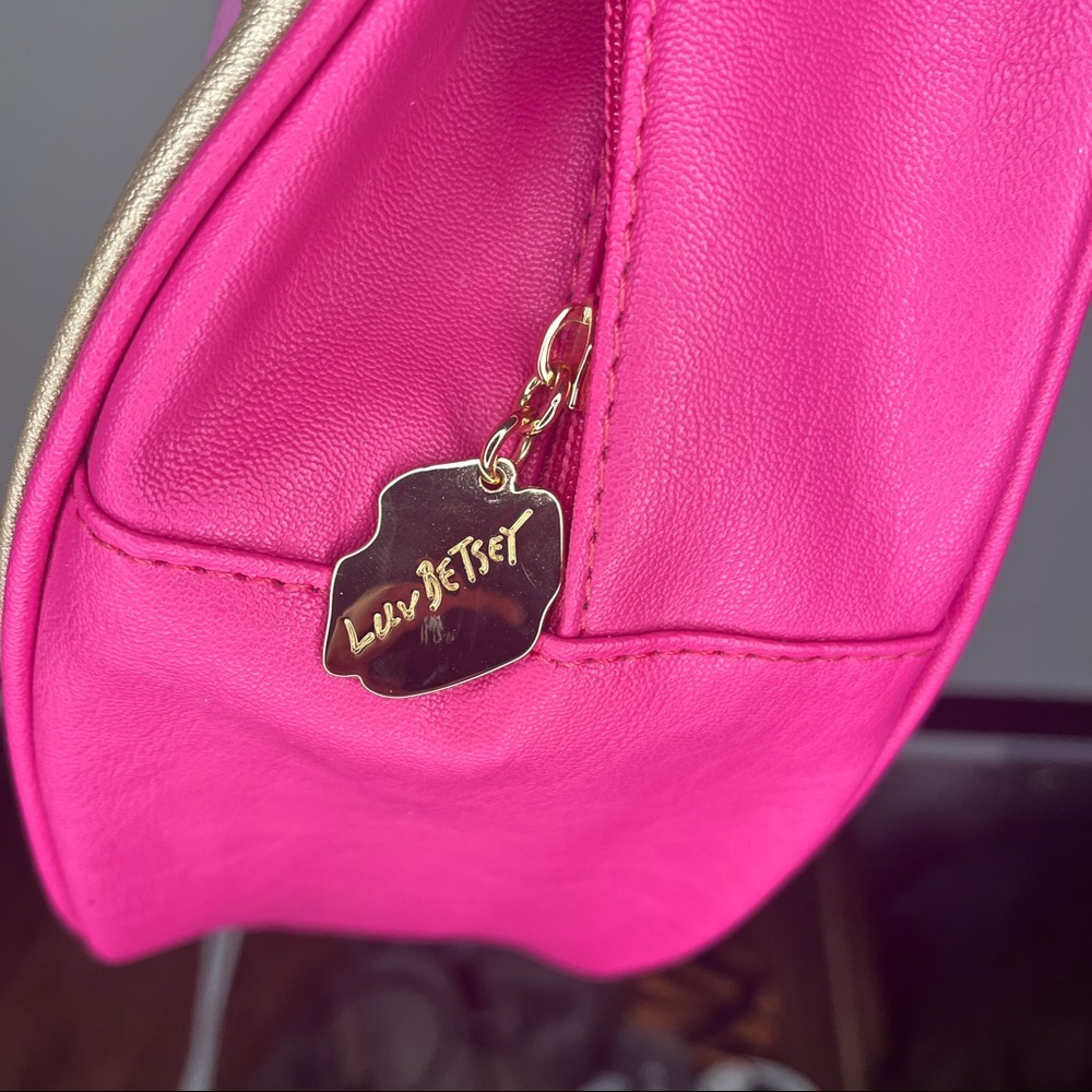 Betsey Johnson Donut Cooler Bag - Picture 6 of 9